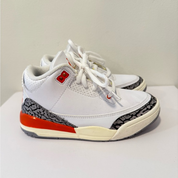 Air Jordan 3 Retro OG Fire Red 2022 Boys Sneaker Size 13 C - Picture 1 of 6